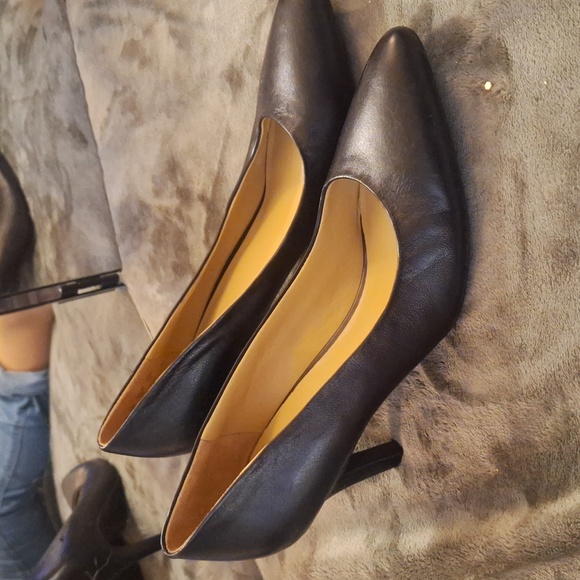 Black pointed toe heels size 9 - Picture 1 of 2